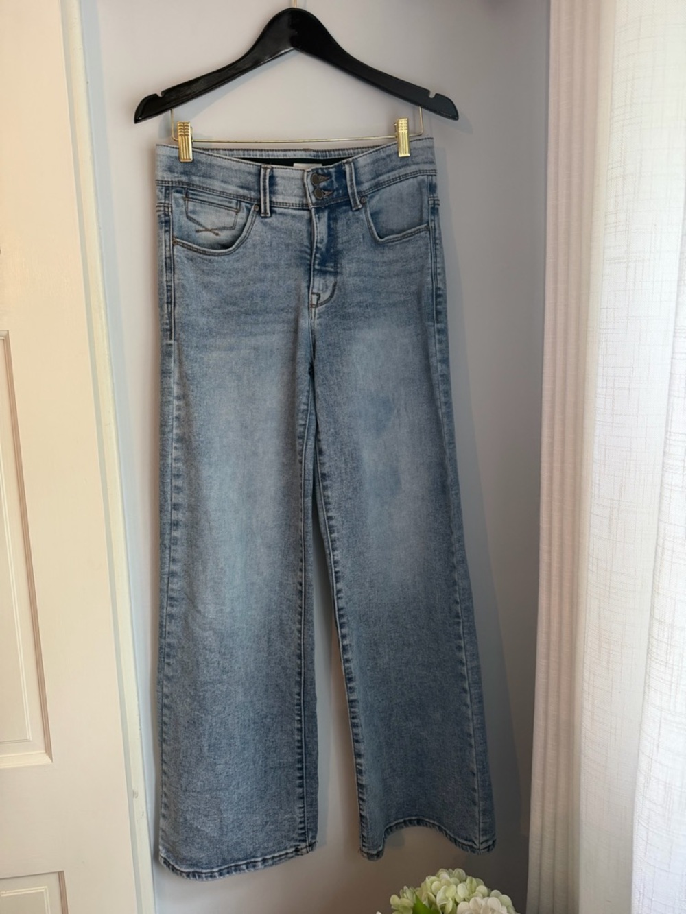 High-Rise Light Blue Wide-Leg Jeans for Women